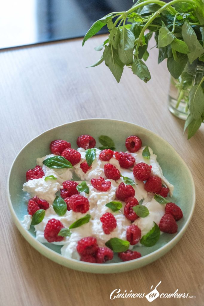 framboise-basilic-burrata-3-683x1024 - Salade de framboises et burrata au basilic