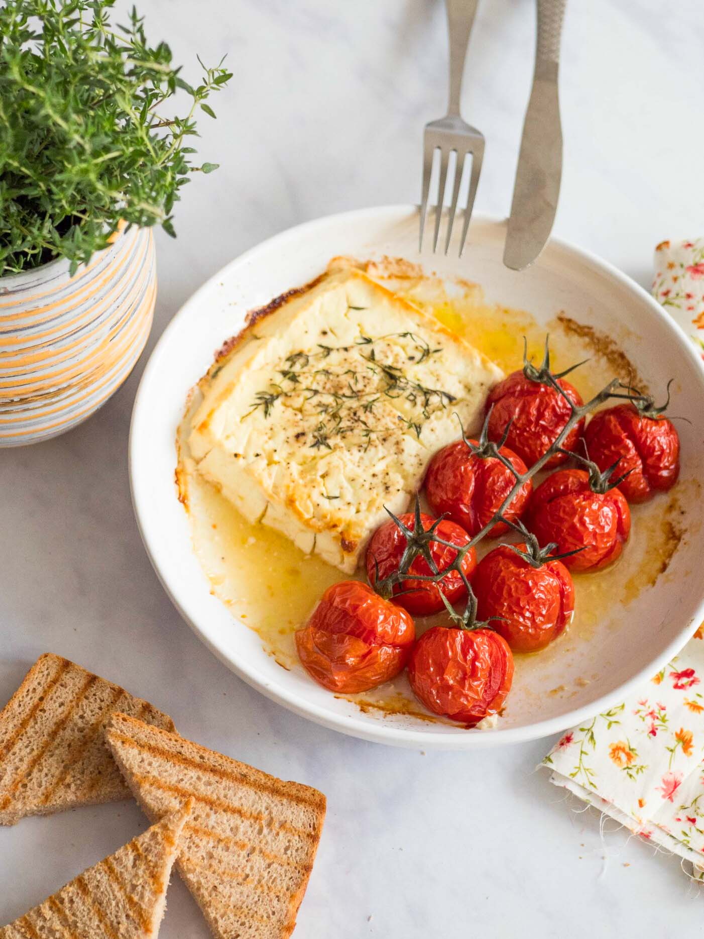 Feta et tomates rôtis au thym
