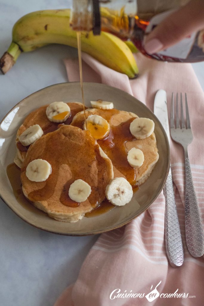 Pancakes-banana-3-683x1024 - Pancakes à la banane, SANS OEUFS