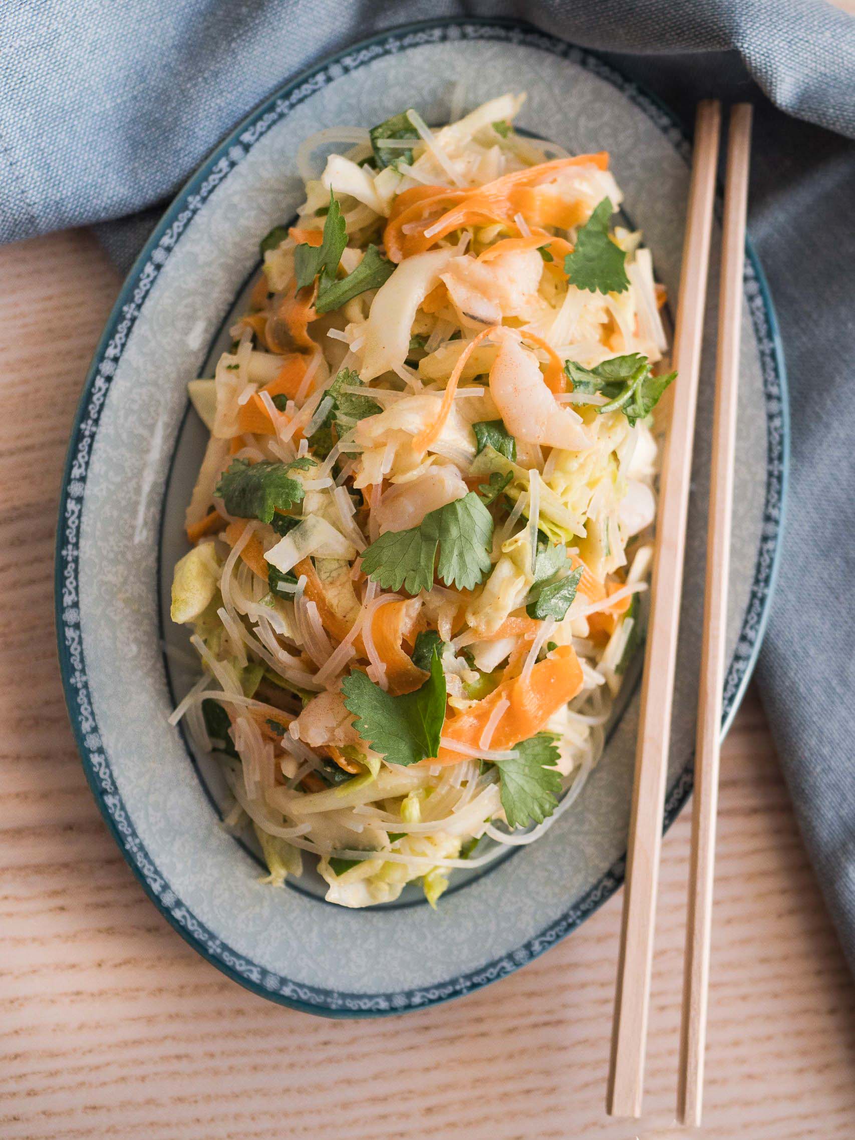 Salade gourmande aux crevettes, carottes et vermicelles