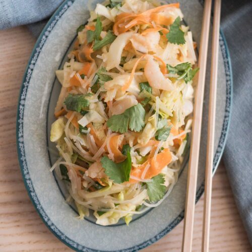 Salade gourmande aux crevettes, carottes et vermicelles