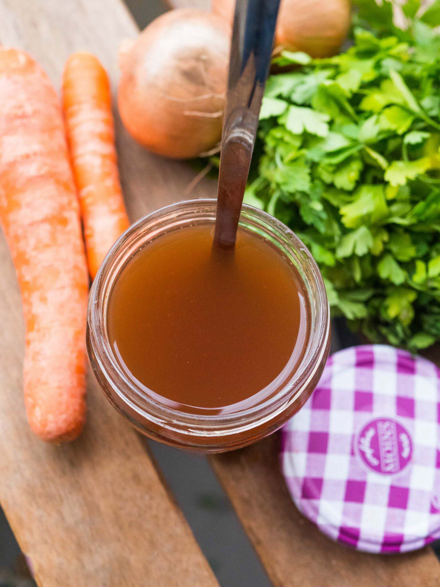 Comment faire un bouillon de légumes maison (recette anti gaspillage)