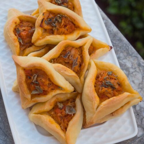 Fatayers au thon et aux tomates