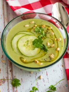 Soupe froide d’avocat et concombre