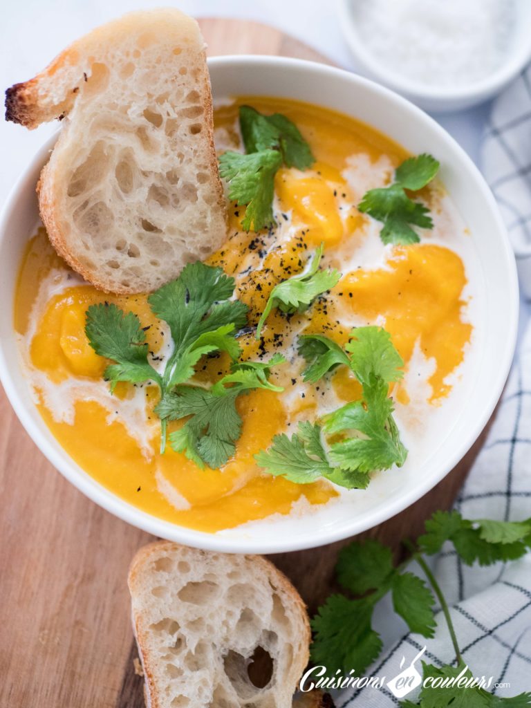 Veloute-de-butternut-au-lait-de-coco-8-768x1024 - 15 soupes pour vous réchauffer cet hiver !