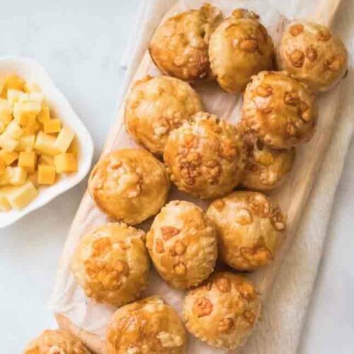 Chaussons aux trois fromages