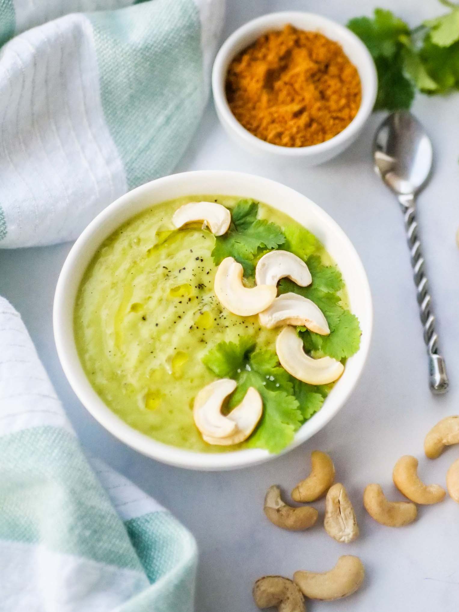 Velouté de butternut au lait de coco et à la citronnelle