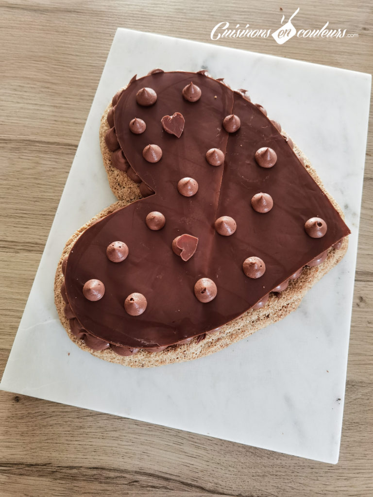 Gateau-choco-noisettes-6-768x1024 - Gâteau croustillant aux noisettes et à la mousse au chocolat
