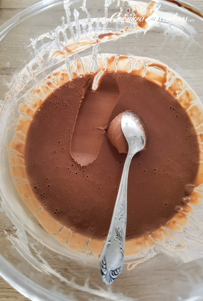 Gateau-choco-noisettes-8-691x1024 - Gâteau croustillant aux noisettes et à la mousse au chocolat