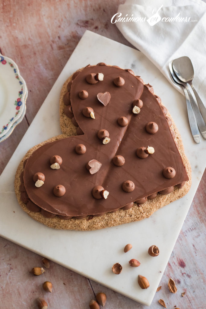 Gateau-coeur-chocolat-2-683x1024 - Gâteau croustillant aux noisettes et à la mousse au chocolat