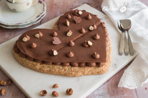 Gâteau croustillant aux noisettes et à la mousse au chocolat