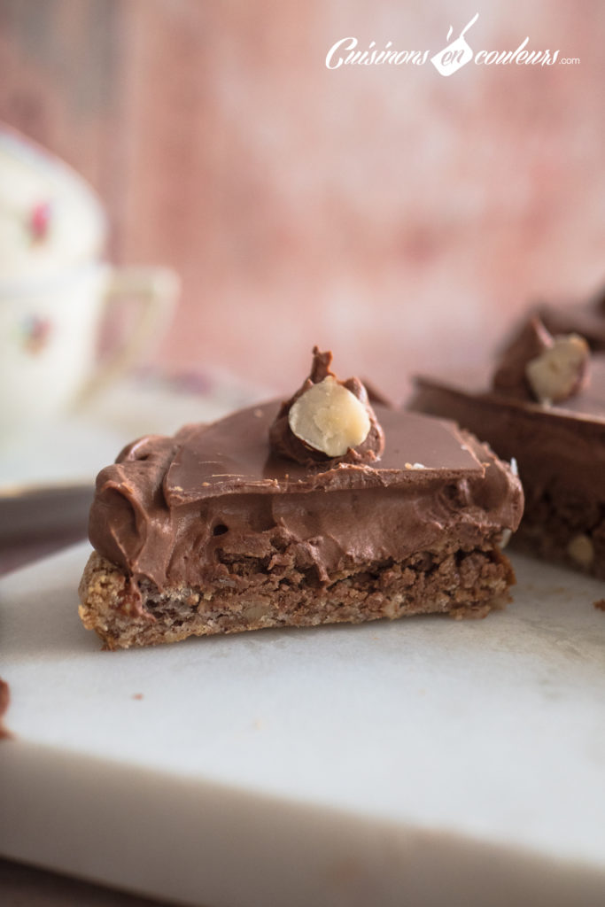 Gateau-coeur-chocolat-6-683x1024 - Gâteau croustillant aux noisettes et à la mousse au chocolat