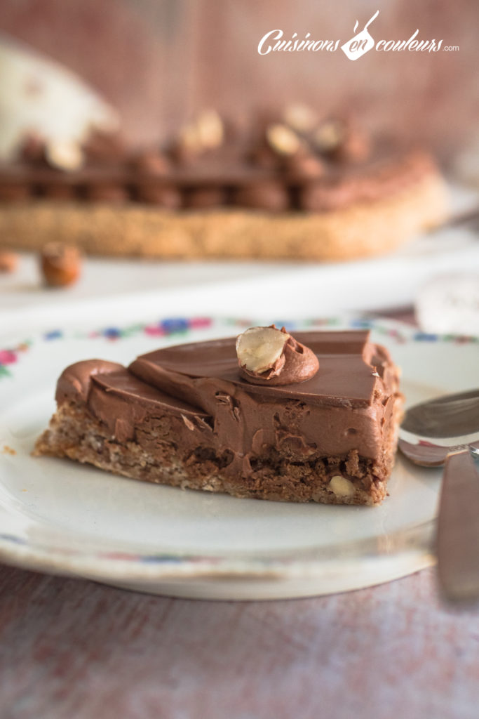 Gateau-coeur-chocolat-7-683x1024 - Gâteau croustillant aux noisettes et à la mousse au chocolat