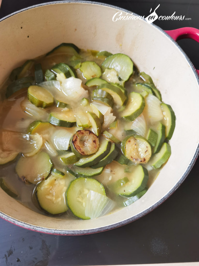 Veloute-courgettes-epinards-4-768x1024 - Velouté de courgettes et épinards au fromage de chèvre frais