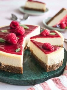Cheesecake fondant au coulis de framboises