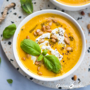Velouté de carottes au pesto et burrata