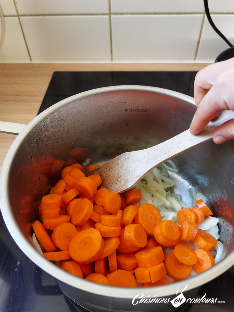 veloute-de-poireaux-pommes-de-terre-et-thym-5-768x1024 - Velouté de carottes au pesto et burrata