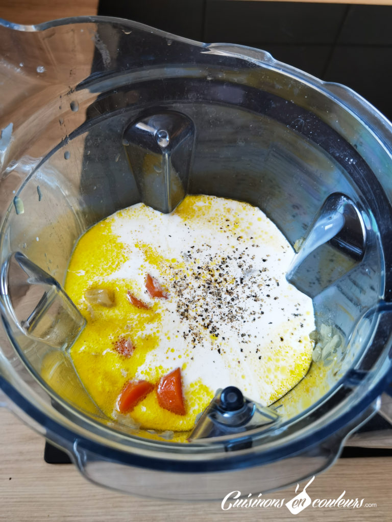 veloute-de-poireaux-pommes-de-terre-et-thym-6-768x1024 - Velouté de carottes au pesto et burrata