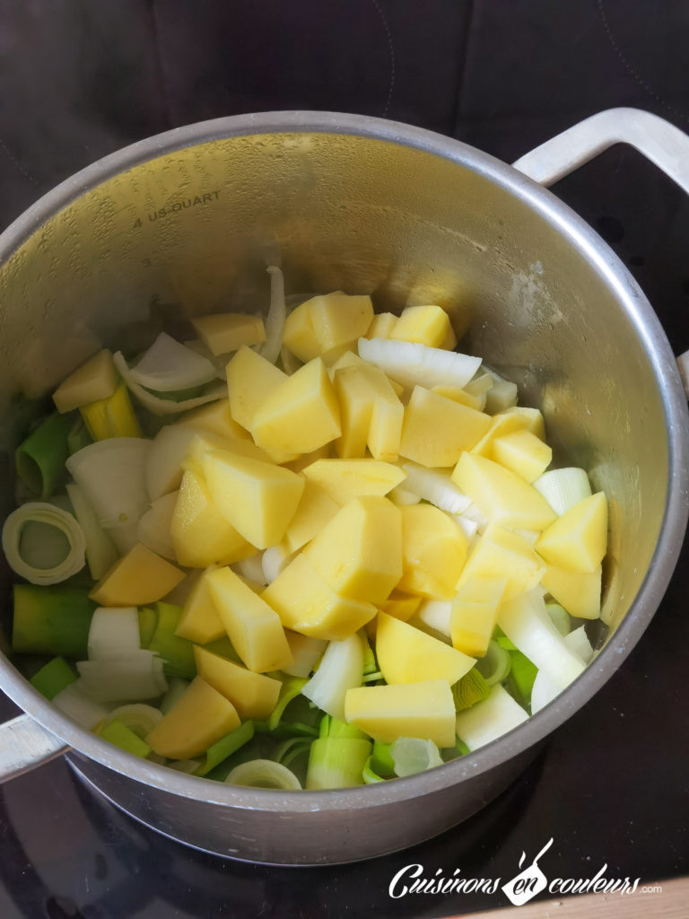 veloute-de-poireaux-pommes-de-terre-et-thym-8-768x1024 - Velouté de poireaux et pommes de terre au thym