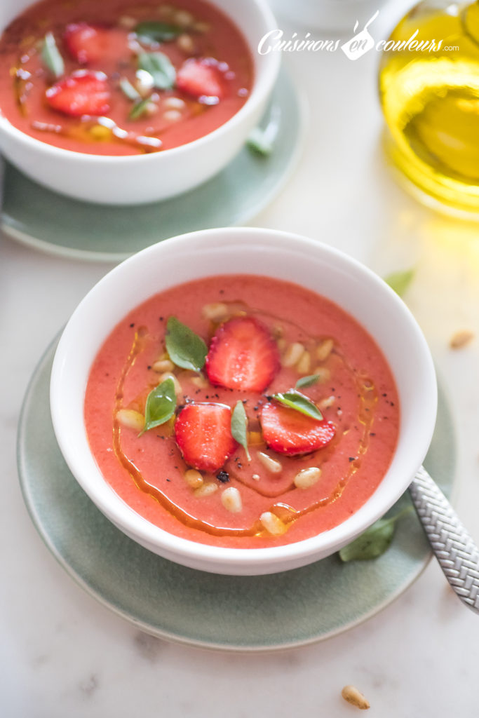 P1180124-683x1024 - Soupe froide de tomates et fraises au basilic