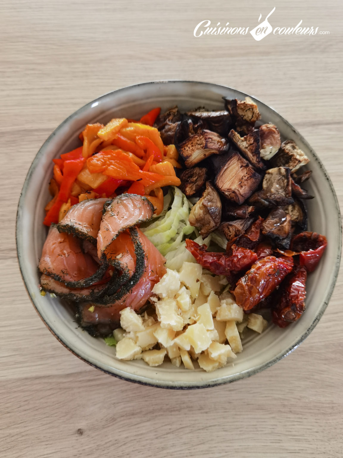 Salad Bowl au saumon, aubergines rôties... et plein d'autres choses