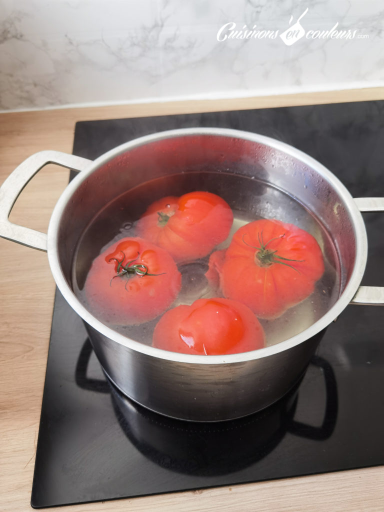 soupe-froide-tomates-fraises-14-768x1024 - Soupe froide de tomates et fraises au basilic