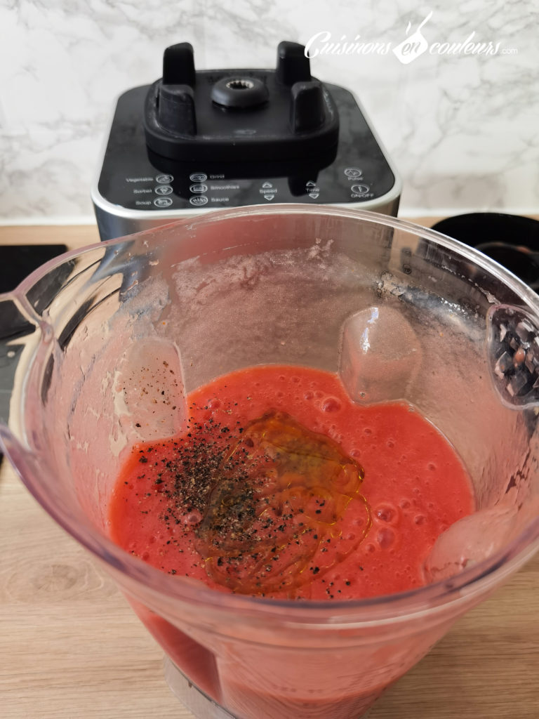 soupe-froide-tomates-fraises-19-768x1024 - Soupe froide de tomates et fraises au basilic