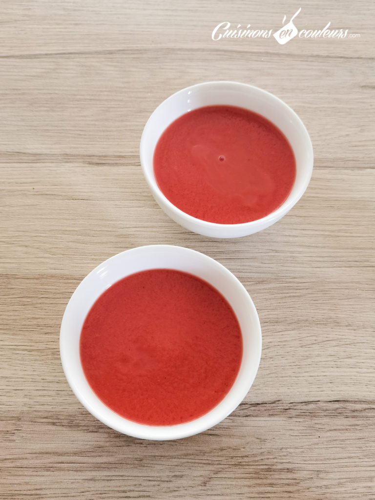 soupe-froide-tomates-fraises-21-768x1024 - Soupe froide de tomates et fraises au basilic