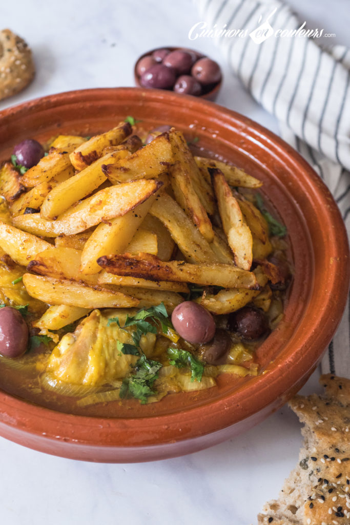 tajine-poulet-frites-13-683x1024 - Tajine de poulet mqualli aux olives et citron confit