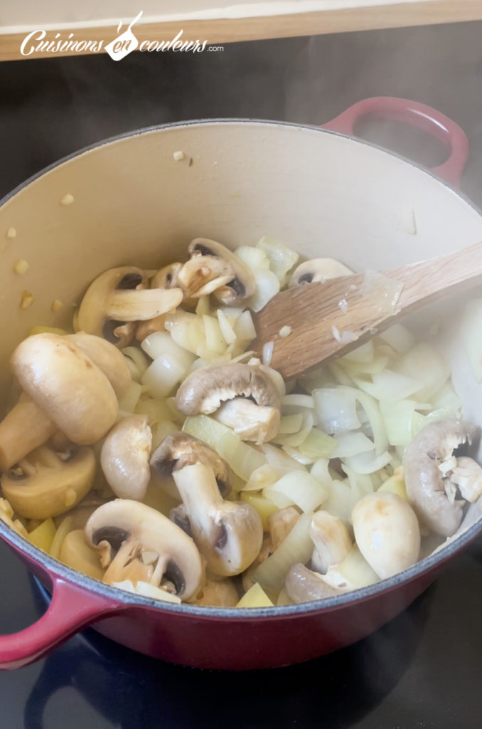 Veloute-de-champignons-4-678x1024 - Velouté de champignons et pommes de terre