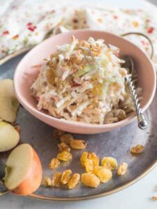 Salade de chou blanc à la pomme et à la fleur d’oranger