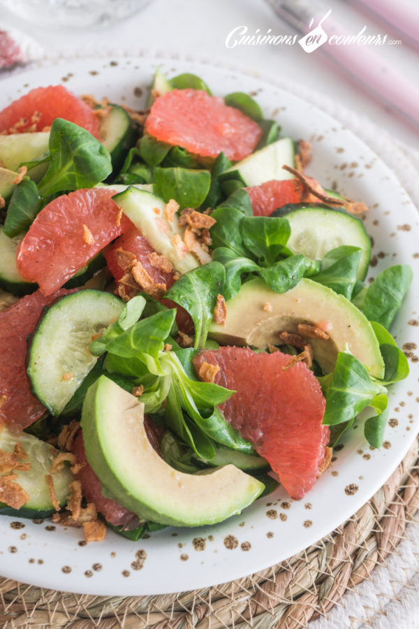 Salade de pomelos rose, avocat et Cuisinons En Couleurs