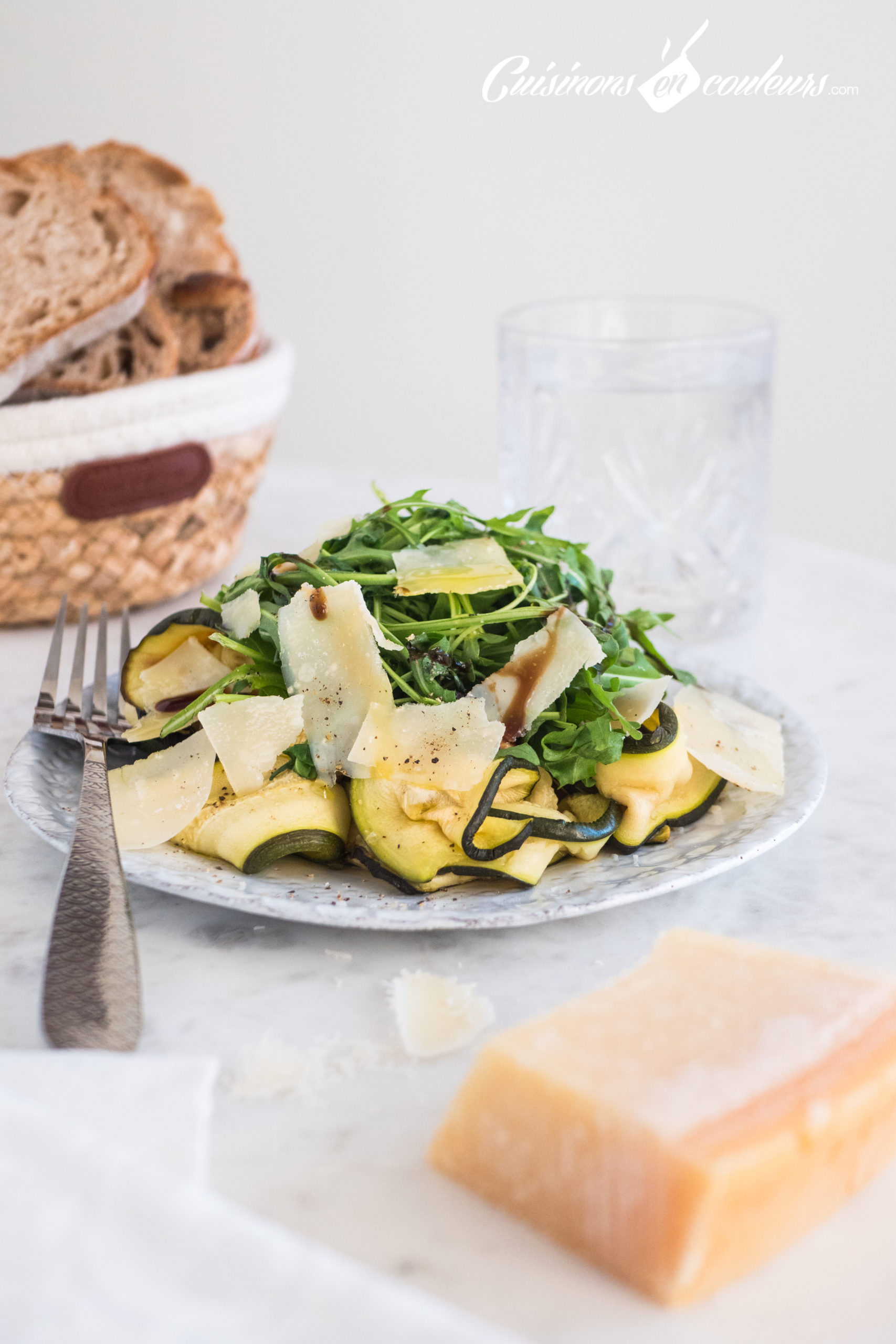 salade-de-courgettes-parmesan-scaled - 15 recettes avec des courgettes