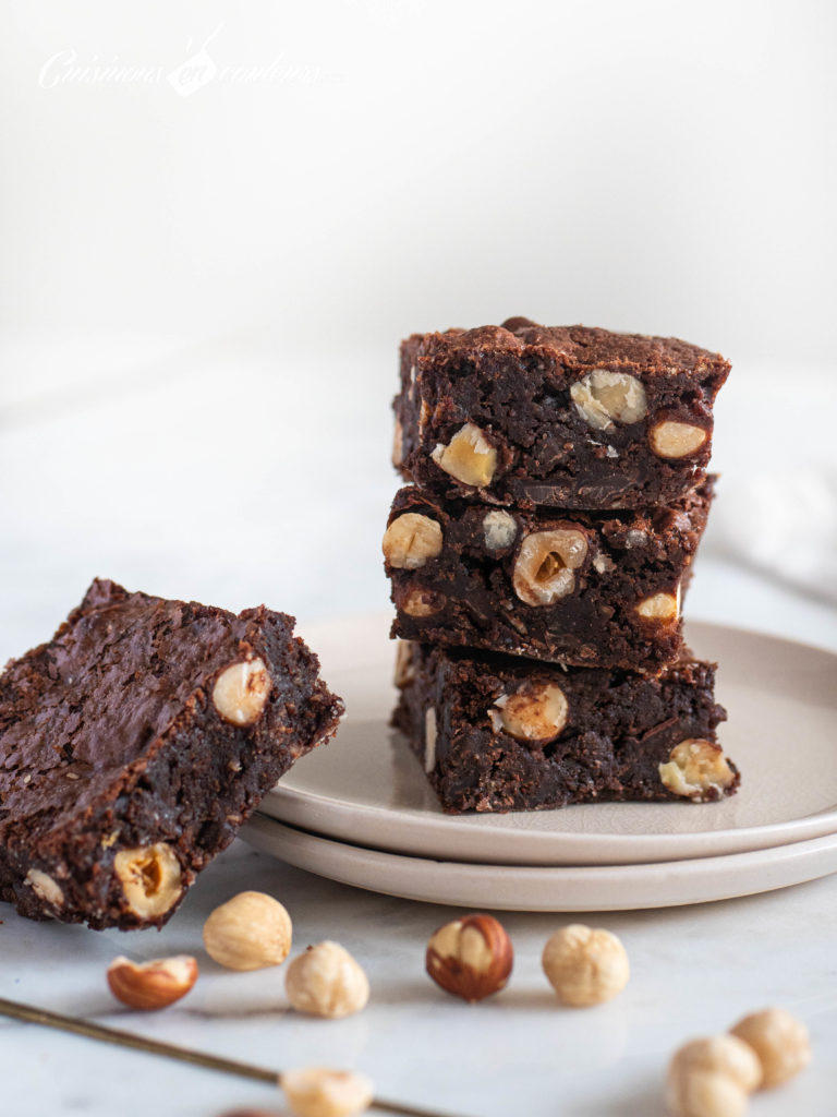 Brownie-aux-noisettes-768x1024 - Brownie au chocolat et aux noisettes