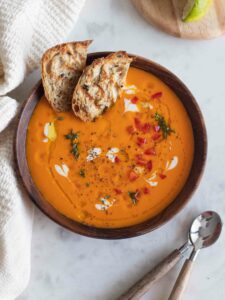 Gaspacho de tomates et poivrons cuits