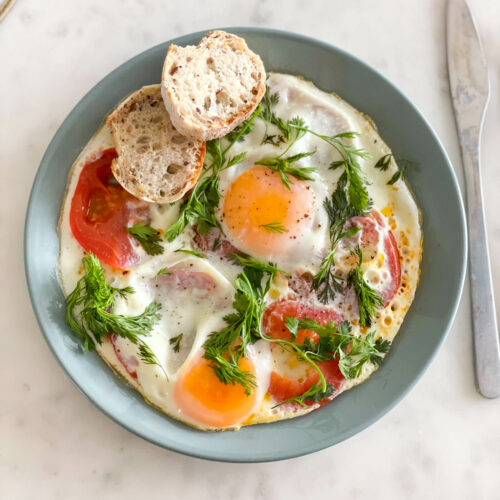 Oeuf et tomates, pour un petit déjeuner salé express
