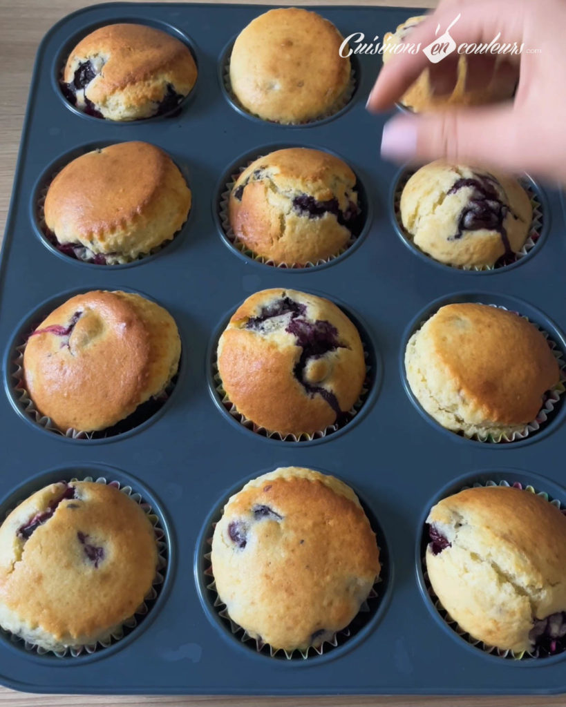 Muffins-aux-myrtilles-1-819x1024 - Muffins aux myrtilles comme dans Desperate Housewives