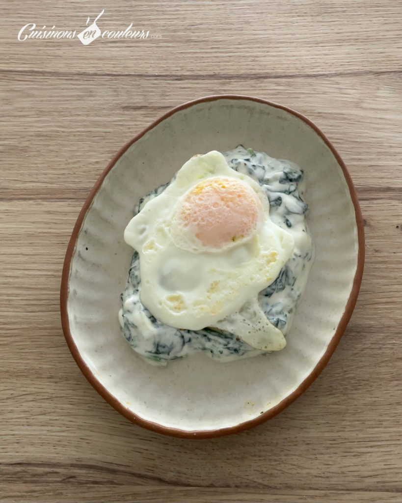 Petit-dejeuner-sale-2-819x1024 - Yaourt, épinards et oeuf poêlée pour un petit déjeuner salé express