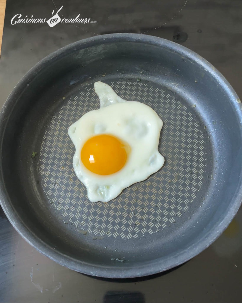 Petit-dejeuner-sale-6-819x1024 - Yaourt, épinards et oeuf poêlée pour un petit déjeuner salé express