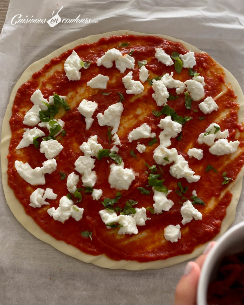 Pizza-rolls-5-819x1024 - Pizza rolls aux tomates séchées et basilic