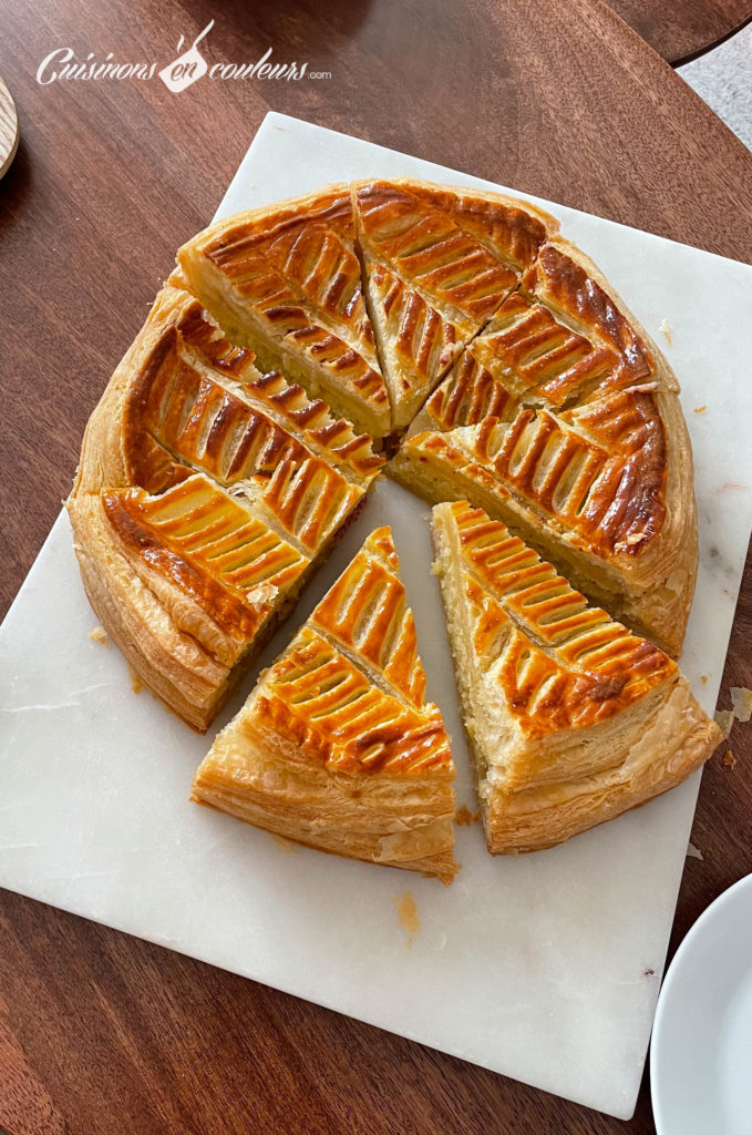 Brioche-des-rois-19-679x1024 - Galette des rois à la framboise et à la frangipane