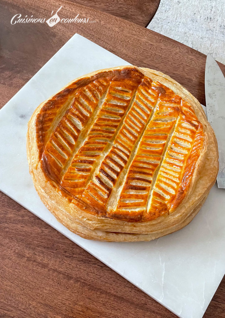 Brioche-des-rois-20-725x1024 - Galette des rois à la framboise et à la frangipane