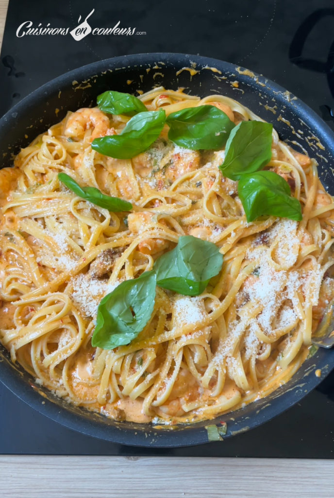 Linguine-crevettes-1-688x1024 - Linguine aux crevettes et aux tomates séchées