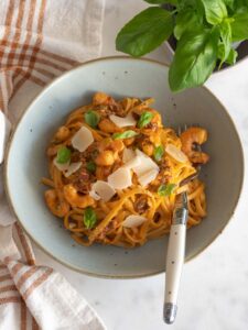 Linguine aux crevettes et aux tomates séchées