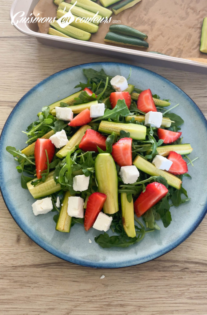 Salade-de-courgettes-5-673x1024 - Salade de courgettes, fraises et feta