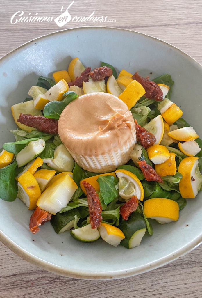 Salade-de-ma%CC%82che-aux-courgettes-ro%CC%82ties-4-695x1024 - Salade de burrata fumée aux courgettes rôties et fraises