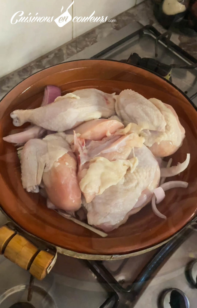tajine-de-poulet-aux-oignons-4-656x1024 - Tajine de poulet aux oignons et aux raisins secs