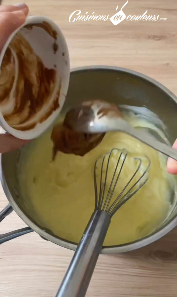 Fouettez continuellement jusqu&rsquo;&agrave; obtenir un m&eacute;lange &eacute;pais comme la texture d&rsquo;une sauce&hellip;