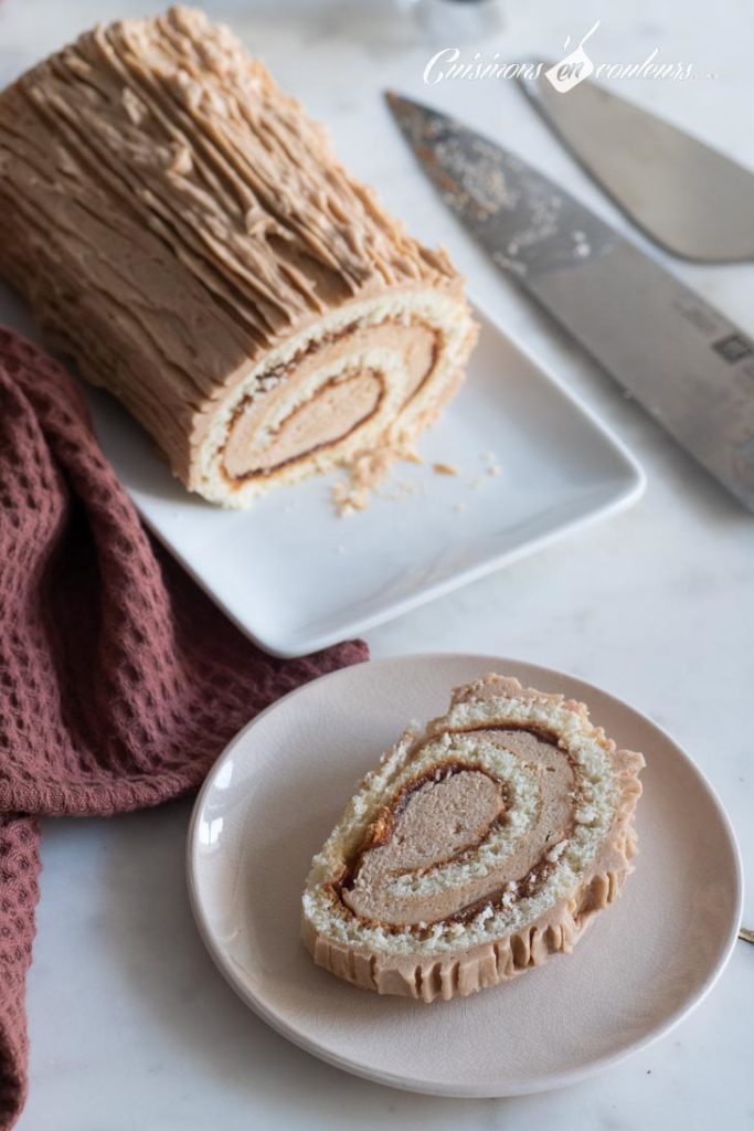 b&ucirc;che roul&eacute;e au pralin&eacute;