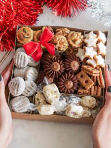 Comment préparer une boîte de biscuits de Noël ?